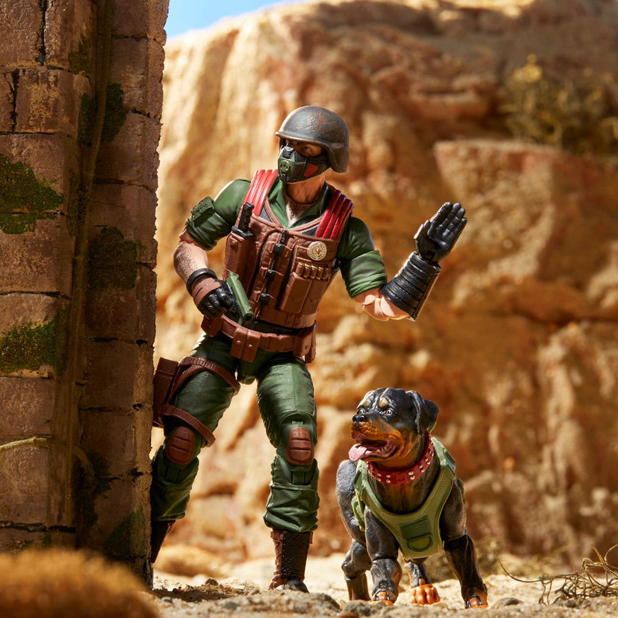 G.I. Joe Classified Series Deluxe Mutt and Junkyard